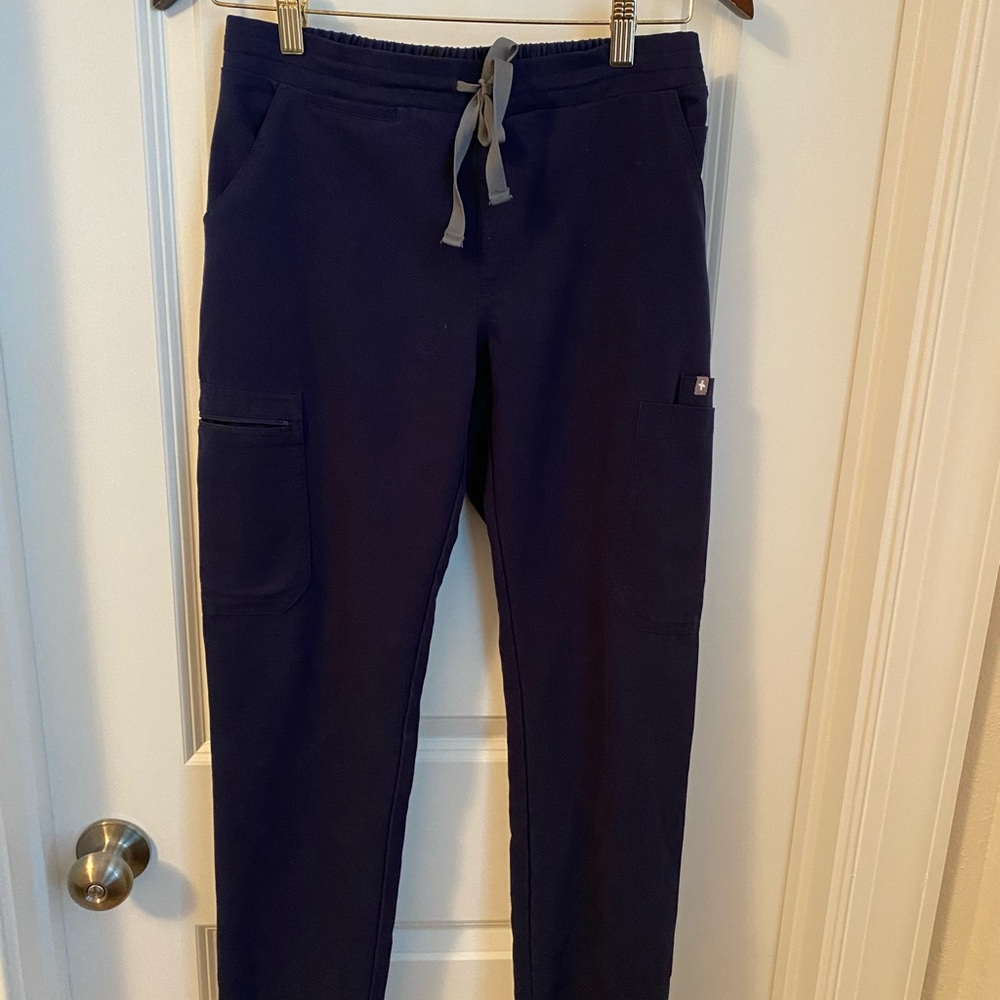 Figs navy blue women’s scrub pants XS